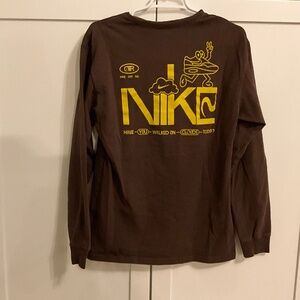 Brown Nike Large long sleeve